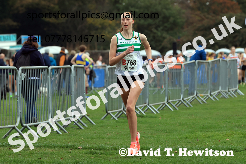 Womens Under-17s relay, 2025 Northern Cross Country Relays, Graves Park, Sheffield. Photo: David T. Hewitson/Sports for All Pics